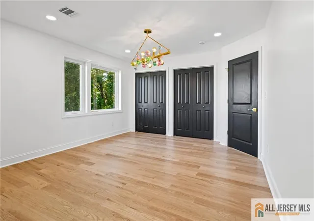 Photo 4 of Single family home for sale at 17 Vocisano Ct, Piscataway, NJ 08854 | MLS# 2770802M | Listing updated on 2026-10-23