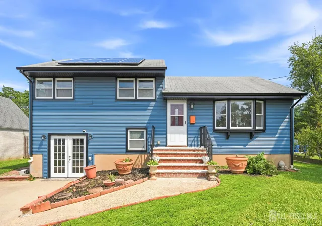 Photo 2 of Single family home for sale at 23 Vine St, Fords, NJ 08863 | MLS# 2702450R | Listing updated on 2026-09-10