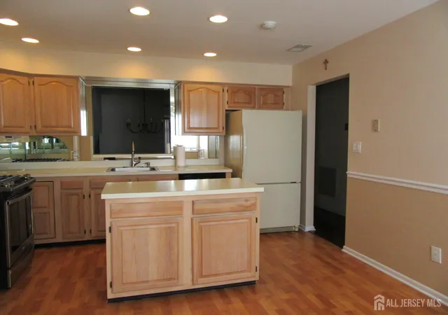 Photo 3 of Condo for sale at 81 Winthrop Rd #H, Monroe Township, NJ 08831 | MLS# 2705106R | Listing updated on 2026-09-25