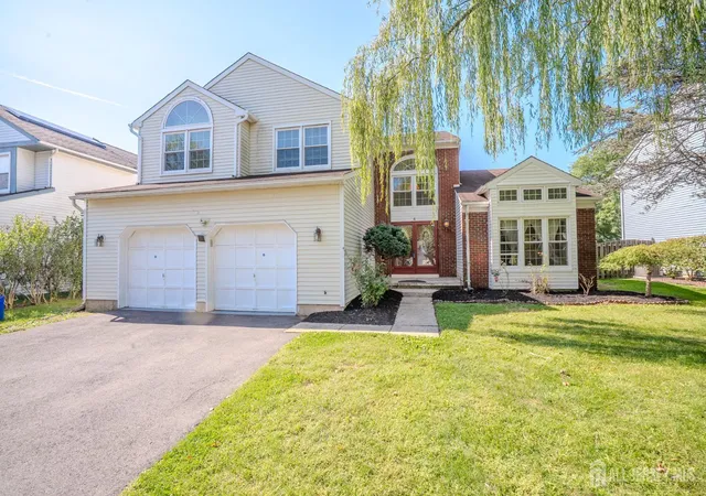 Single family home for sale at 4 Chipwood Ln, North Brunswick, NJ 08902 | MLS# 2704013R