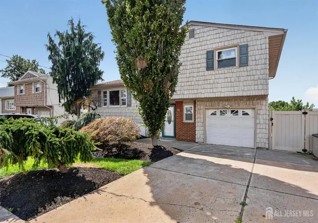 Photo 2 of Single family home for sale at 51 Charlotte St, Carteret, NJ 07008 | MLS# 2703731R | Listing updated on 2026-09-14