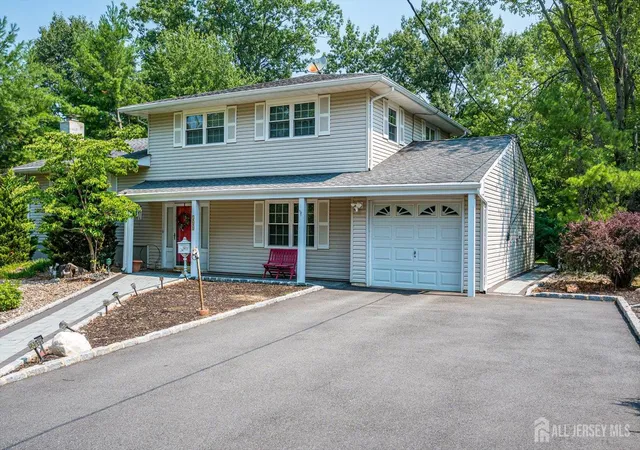 Single family home for sale at 560 Wakefield Dr, Metuchen, NJ 08840 | MLS# 2704740R