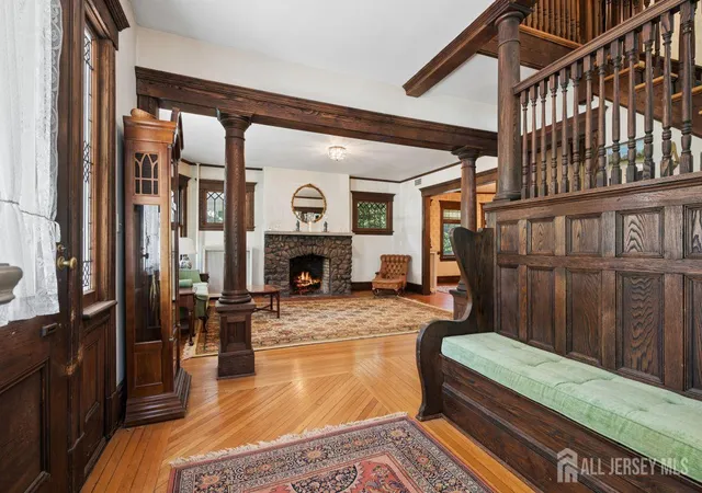 Photo 4 of Single family home for sale at 261 Beechwood Ave, Middlesex, NJ 08846 | MLS# 2705023R | Listing updated on 2026-09-25