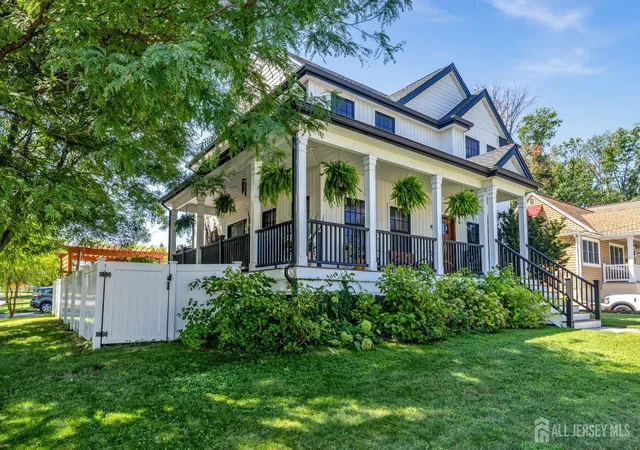 Photo 3 of Single family home for sale at 95 Willry St, Woodbridge, NJ 07095 | MLS# 2704177R | Listing updated on 2026-10-05
