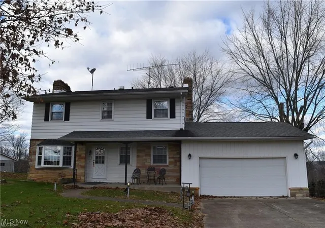 Photo 1 of Single family home for sale at 70392 Barton Rd, Saint Clairsville, OH 43950 | MLS# 5113332 | Listing updated on 2026-09-10