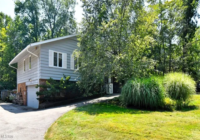 Photo 1 of Single family home for sale at 30700 Ainsworth Dr, Cleveland, OH 44124 | MLS# 5137013 | Listing updated on 2026-09-17