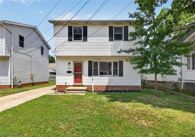 Photo 2 of Single family home for sale at 30317 Thomas St, Willowick, OH 44095 | MLS# 5146923 | Listing updated on 2026-09-10