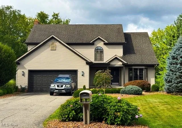 Photo 1 of Single family home for sale at 3425 Hummingbird Hl Dr, Youngstown, OH 44514 | MLS# 5107118 | Listing updated on 2026-09-02
