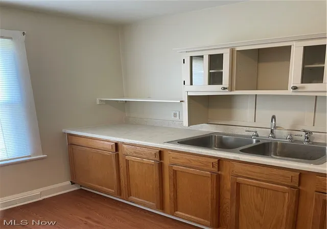 Photo 3 of Single family home for sale at 1516 Midland Ave, Youngstown, OH 44509 | MLS# 5163265 | Listing updated on 2026-09-10