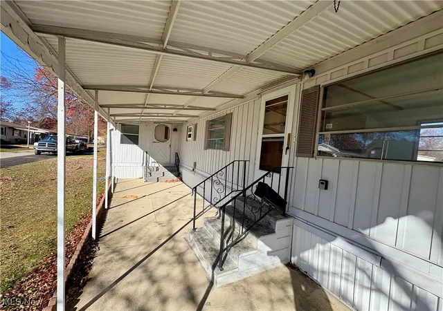 Photo 4 of Single family home for sale at 20 Van Ess Dr, Olmsted Twp, OH 44138 | MLS# 5172817 | Listing updated on 2026-09-11