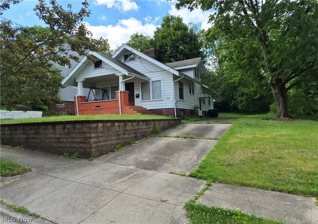 Photo 1 of Single family home for sale at 30 Youtz Ave, Akron, OH 44301 | MLS# 5177006 | Listing updated on 2026-09-09