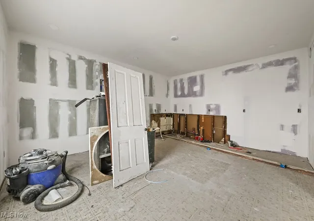 Photo 4 of Sale Pending at 91 Union Ave SE, Minerva, OH 44657 | MLS# 5178450 | Listing updated on 2026-09-18
