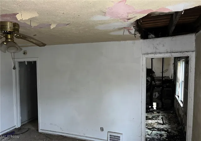 Listing Photo 4 - Condo for sale in building located at 3379 E 130th St, Cleveland, OH 44120