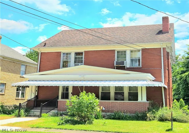 Photo 3 of Single family home for sale at 1120 Smithfield St, Parkersburg, WV 26101 | MLS# 5186075 | Listing updated on 2026-09-08