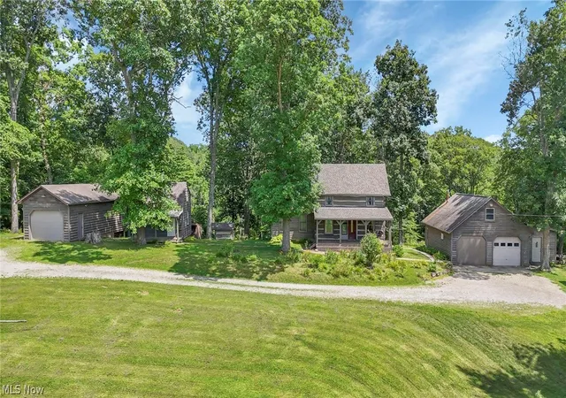 Photo 3 of Sale Pending at 2161 Stacy Ln, Zanesville, OH 43701 | MLS# 5189029 | Listing updated on 2026-10-05