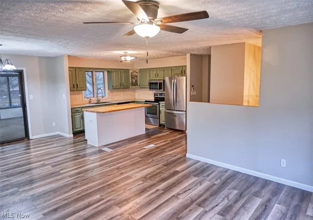 Photo 2 of Single family home for sale at 11371 Sagebrush Ave Ne, Uniontown, OH 44685 | MLS# 5178193 | Listing updated on 2026-09-05