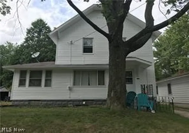 Photo 1 of Single family home for sale at 887 Hunt St, Akron, OH 44306 | MLS# 5190901 | Listing updated on 2026-09-04