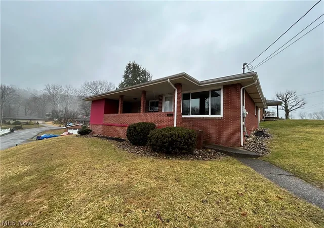 Photo 1 of Single family home for sale at 110 White Bell Cir, Wellsburg, WV 26070 | MLS# 5191237 | Listing updated on 2026-09-09