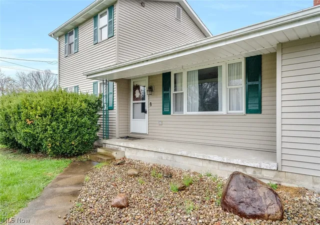 Photo 2 of Single family home for sale at 4095 Kirk Rd, Youngstown, OH 44511 | MLS# 5192142 | Listing updated on 2026-09-09