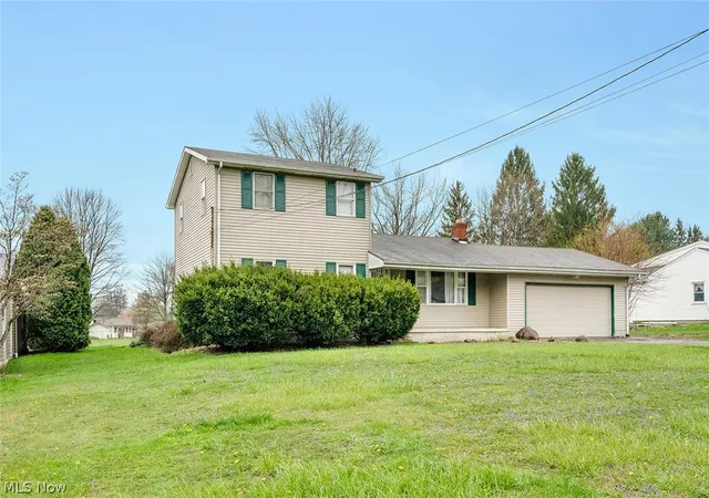 Photo 3 of Single family home for sale at 4095 Kirk Rd, Youngstown, OH 44511 | MLS# 5192142 | Listing updated on 2026-09-09