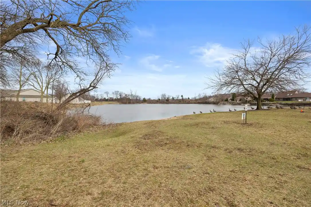 Listing Photo 2 - Condo for sale in 1315 S Lake Wilmer Dr located at 1315 S Lake Wilmer Dr, Sandusky, OH 44870 - Unit #109