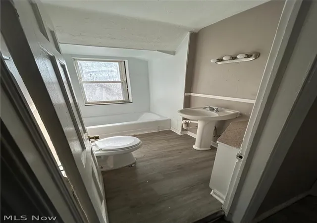 Listing Photo 5 - Condo for sale in building located at 3457 E 105th St, Cleveland, OH 44104