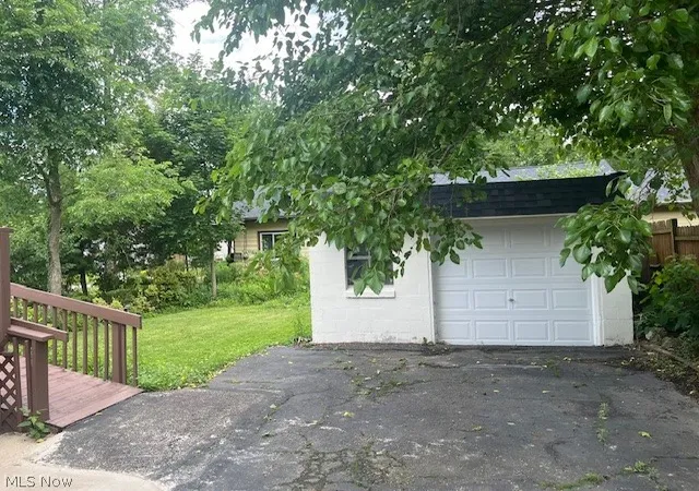 Photo 3 of Single family home for sale at 2877 Bailey Rd, Cuyahoga Falls, OH 44221 | MLS# 5198078 | Listing updated on 2026-09-09