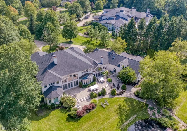 Photo 4 of Sale Pending at 25 Brandon Ct, Chagrin Falls, OH 44022 | MLS# 5195474 | Listing updated on 2026-09-10