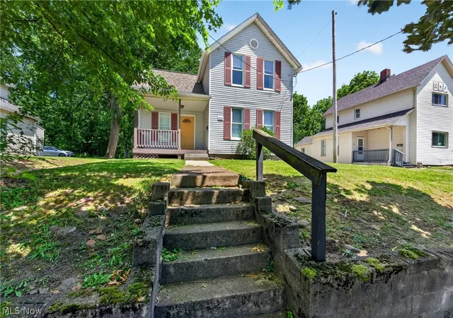 Photo 3 of Single family home for sale at 505 Brown St, Akron, OH 44311 | MLS# 5191442 | Listing updated on 2026-09-14