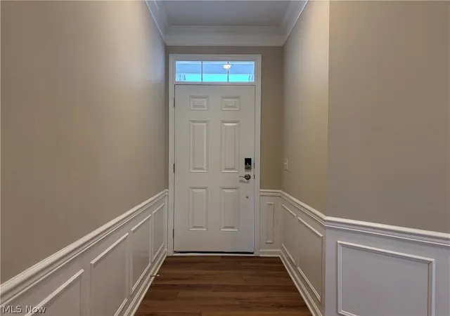 Photo 3 of Sale Pending at 945 4 Memory Ln, Aurora, OH 44202 | MLS# 5199634 | Listing updated on 2026-09-30