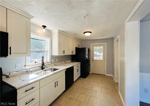 Photo 3 of Single family home for sale at 1384 Kings Crk Rd, Weirton, WV 26062 | MLS# 5199685 | Listing updated on 2026-09-12