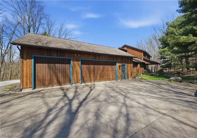Photo 3 of Single family home for sale at 3190 Bunker Hl Rd, Leetonia, OH 44431 | MLS# 5201296 | Listing updated on 2026-09-10