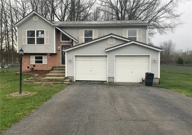 Photo 1 of Single family home for sale at 238 Raymond Ave Nw, Warren, OH 44483 | MLS# 5202728 | Listing updated on 2026-09-08
