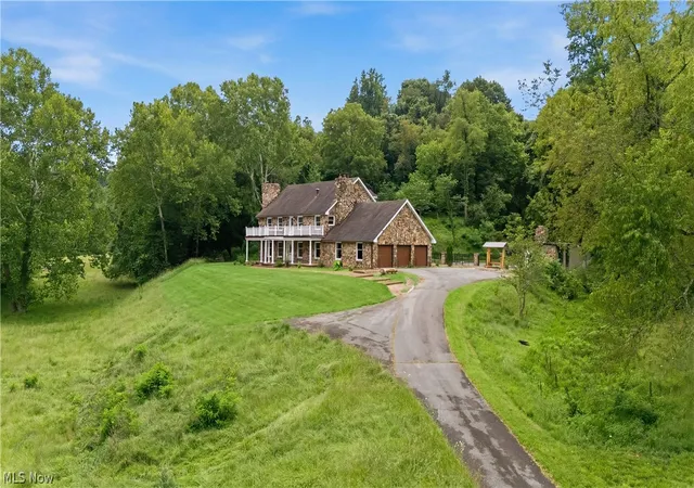 Photo 1 of Single family home for sale at 131 Loretto Ln, Parkersburg, WV 26101 | MLS# 5203398 | Listing updated on 2026-09-05