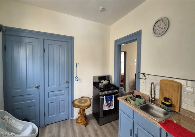 Listing Photo 2 - Condo for sale in building located at 7202 Harvard Ave, Cleveland, OH 44105