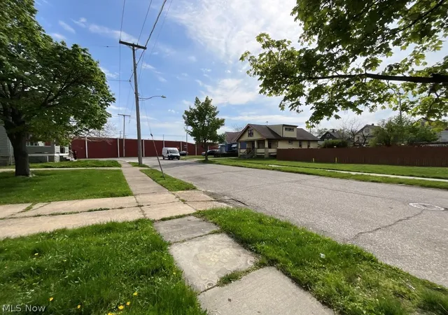 Photo 4 of Single family home for sale at 1257 E 170th Street, Cleveland, OH 44110 | MLS# 5204995 | Listing updated on 2026-09-15