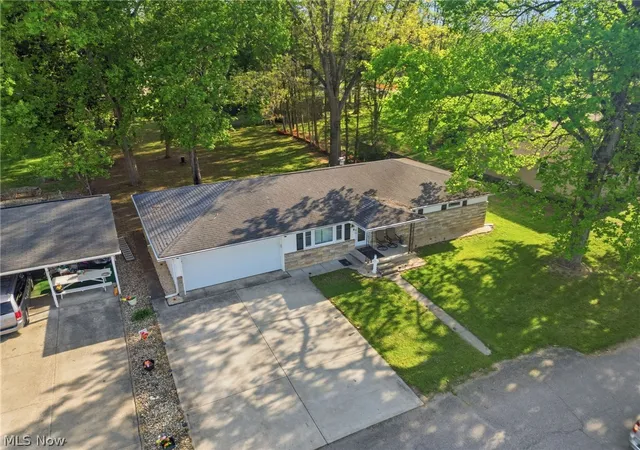 Photo 1 of Sale Pending at 34 Poplar Dr, Zanesville, OH 43701 | MLS# 5203775 | Listing updated on 2026-09-29
