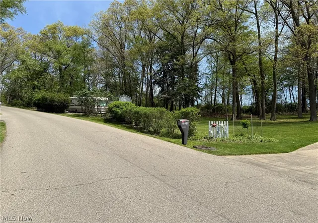 Photo 2 of Single family home for sale at 3220 Nob Hl Rd, Zanesville, OH 43701 | MLS# 5204611 | Listing updated on 2026-09-04