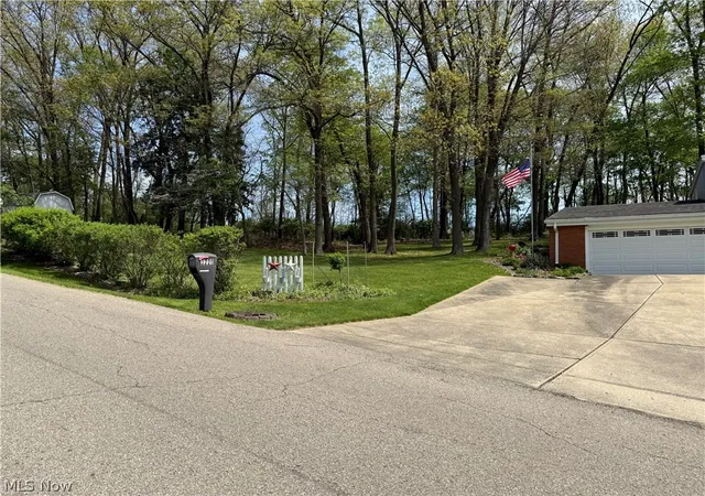 Photo 3 of Single family home for sale at 3220 Nob Hl Rd, Zanesville, OH 43701 | MLS# 5204611 | Listing updated on 2026-09-04