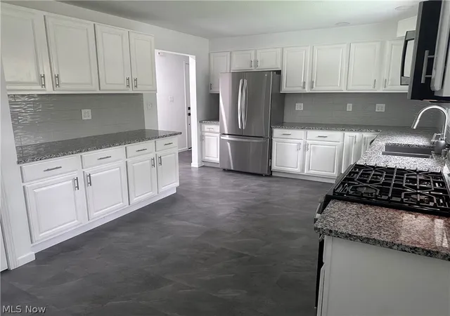 Photo 3 of Single family home for sale at 8815 King Graves Rd NE, Warren, OH 44484 | MLS# 5205441 | Listing updated on 2026-09-28