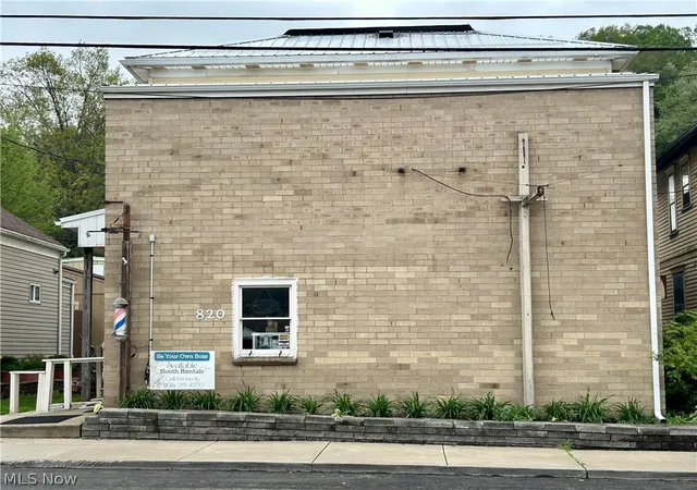Photo 1 of Single family home for sale at 820 Commerce St, Wellsburg, WV 26070 | MLS# 5206348 | Listing updated on 2026-09-09