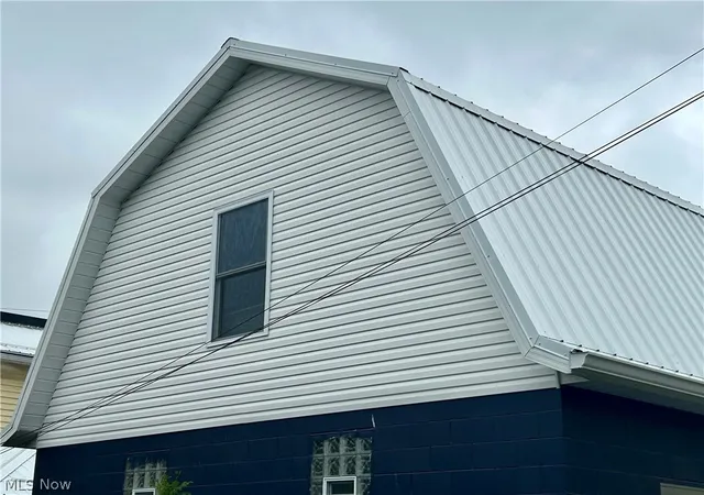 Photo 3 of Single family home for sale at 820 Commerce St, Wellsburg, WV 26070 | MLS# 5206348 | Listing updated on 2026-09-09