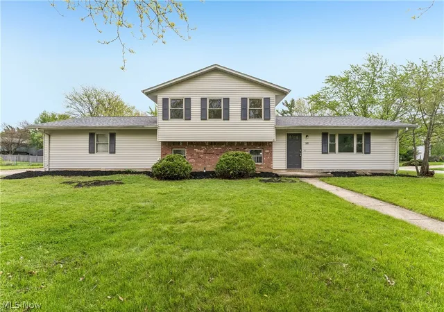 Photo 1 of Single family home for sale at 102 California Ave, Elyria, OH 44035 | MLS# 5206531 | Listing updated on 2026-09-04