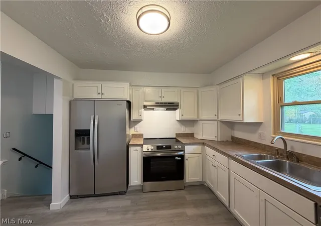 Photo 2 of Single family home for sale at 102 California Ave, Elyria, OH 44035 | MLS# 5206531 | Listing updated on 2026-09-04