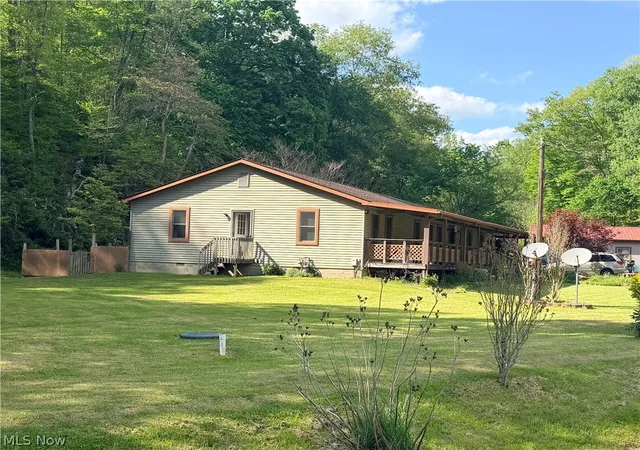 Photo 3 of Single family home for sale at 8395 Township Rd 390, Corning, OH 43730 | MLS# 5206911 | Listing updated on 2026-10-06