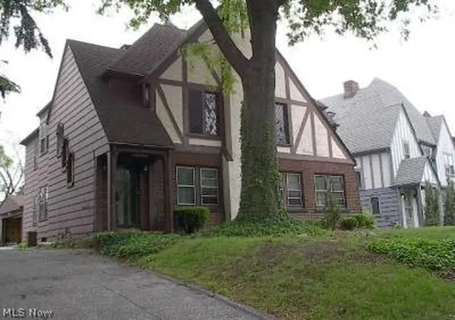 Photo 1 of Sale Pending at 18323 Newell Rd, Beachwood, OH 44122 | MLS# 5207718 | Listing updated on 2026-09-09