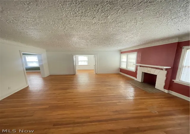 Listing Photo 3 - Condo for sale in building located at 18323 Newell Rd, Beachwood, OH 44122