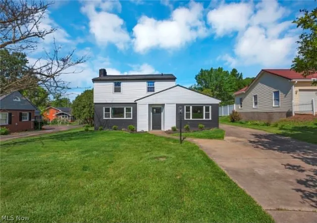 Photo 1 of Single family home for sale at 1425 Marion Ave, Zanesville, OH 43701 | MLS# 5208444 | Listing updated on 2026-09-03