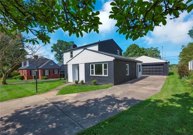 Photo 3 of Single family home for sale at 1425 Marion Ave, Zanesville, OH 43701 | MLS# 5208444 | Listing updated on 2026-09-03