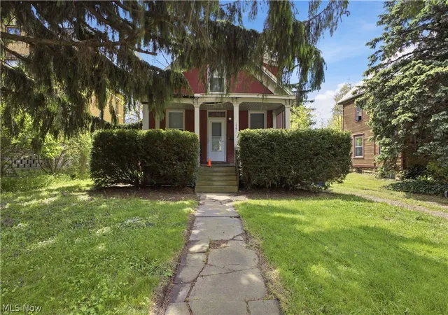 Photo 3 of Sale Pending at 1561 E State St, Salem, OH 44460 | MLS# 5208685 | Listing updated on 2026-09-10